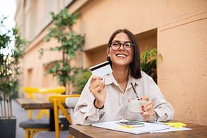 pros and cons of being an authorized user credit card