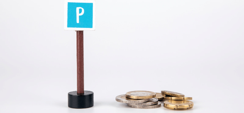 A person making a budget to improve their credit score