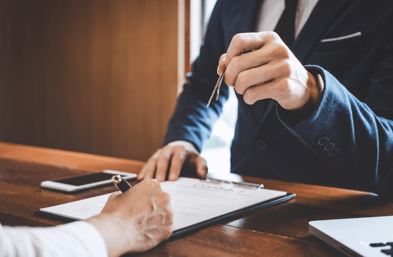 A property manager helping a tenant to settle rental debts